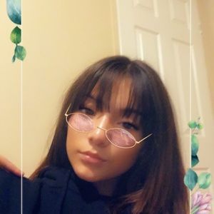 Meet your Posher, Lilly